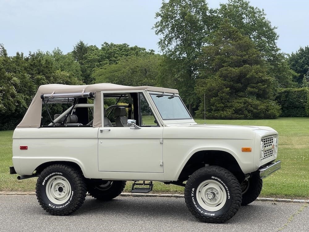 Ford-Bronco-1970-Convertible-22