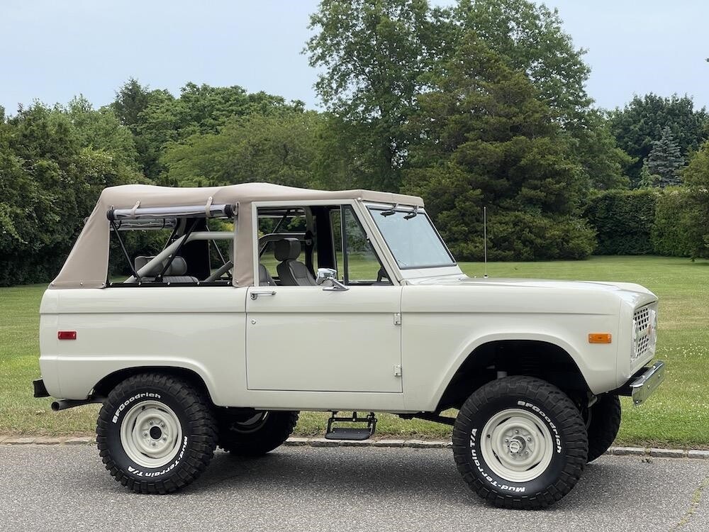 Ford-Bronco-1970-Convertible-23
