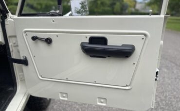 Ford-Bronco-1970-Convertible-38