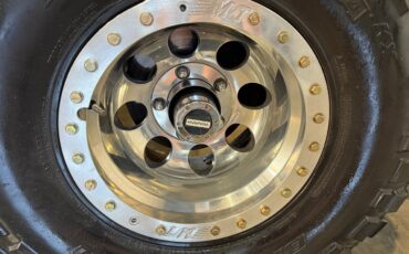 Ford-Bronco-1970-SUV-13