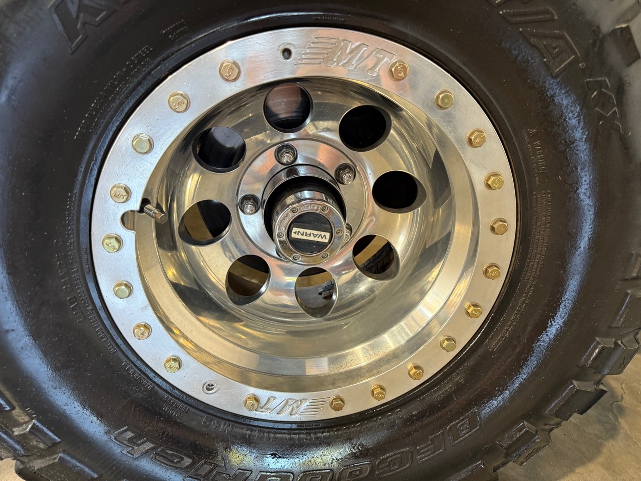 Ford-Bronco-1970-SUV-13