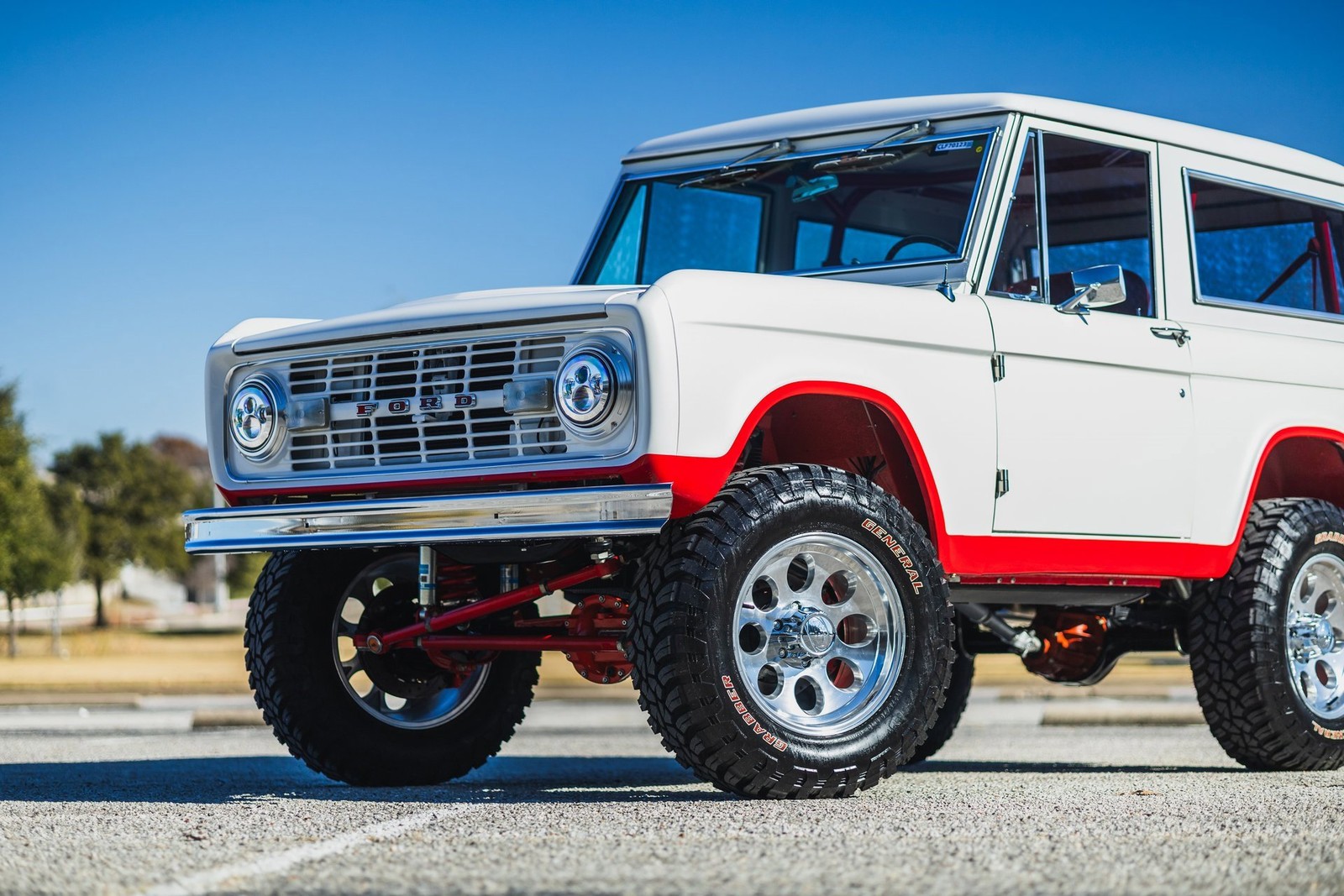 Ford-Bronco-1970-SUV-2