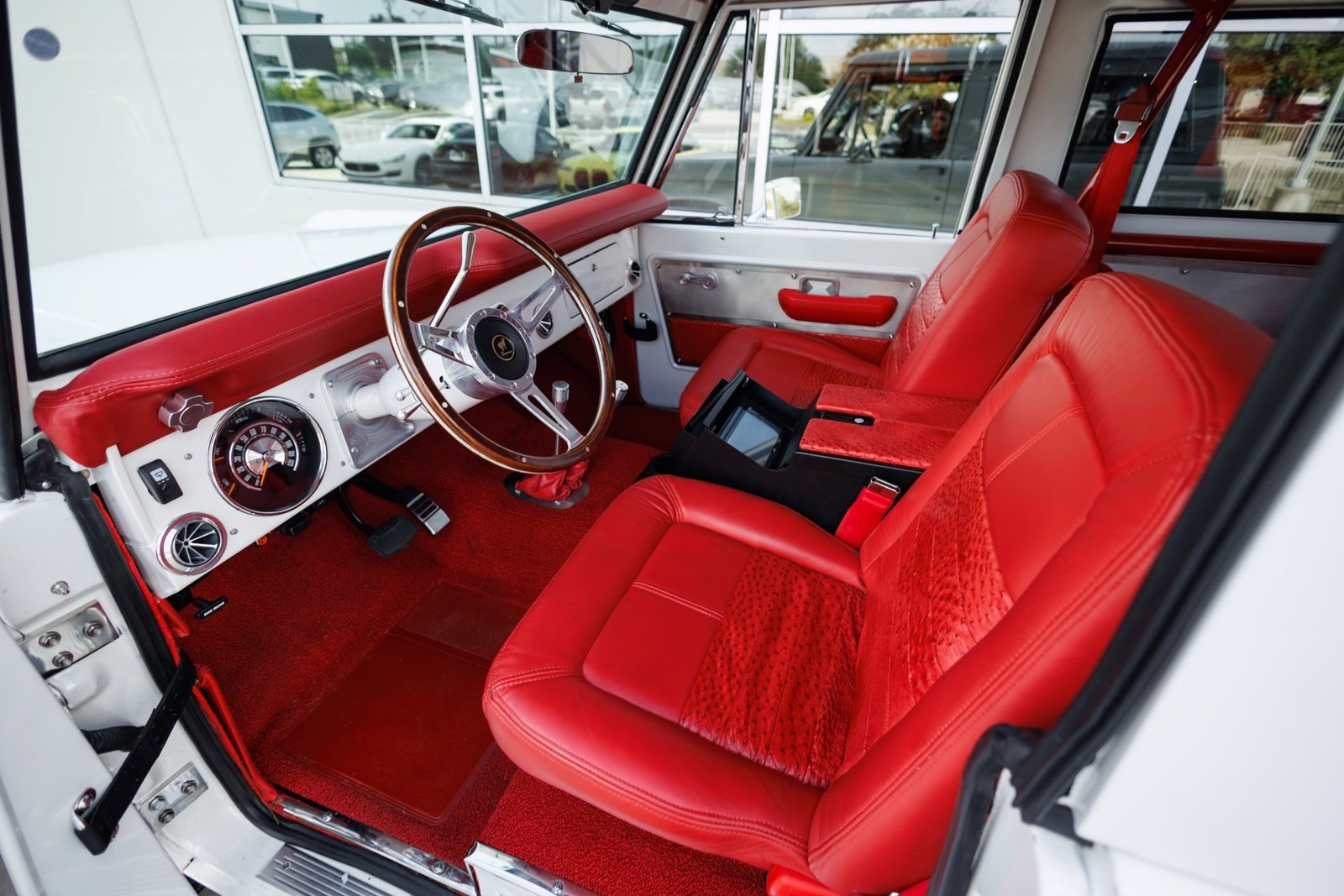 Ford-Bronco-1970-SUV-21