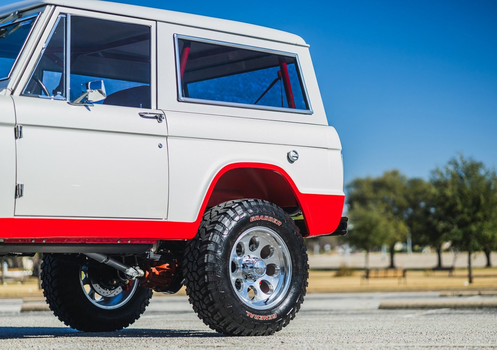 Ford-Bronco-1970-SUV-3