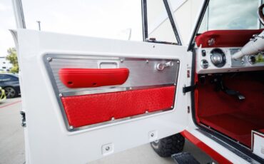 Ford-Bronco-1970-SUV-30