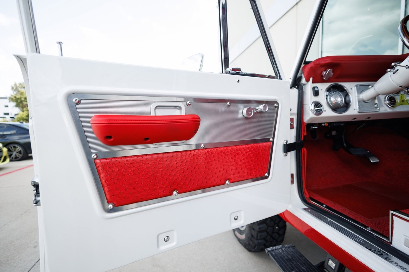 Ford-Bronco-1970-SUV-30