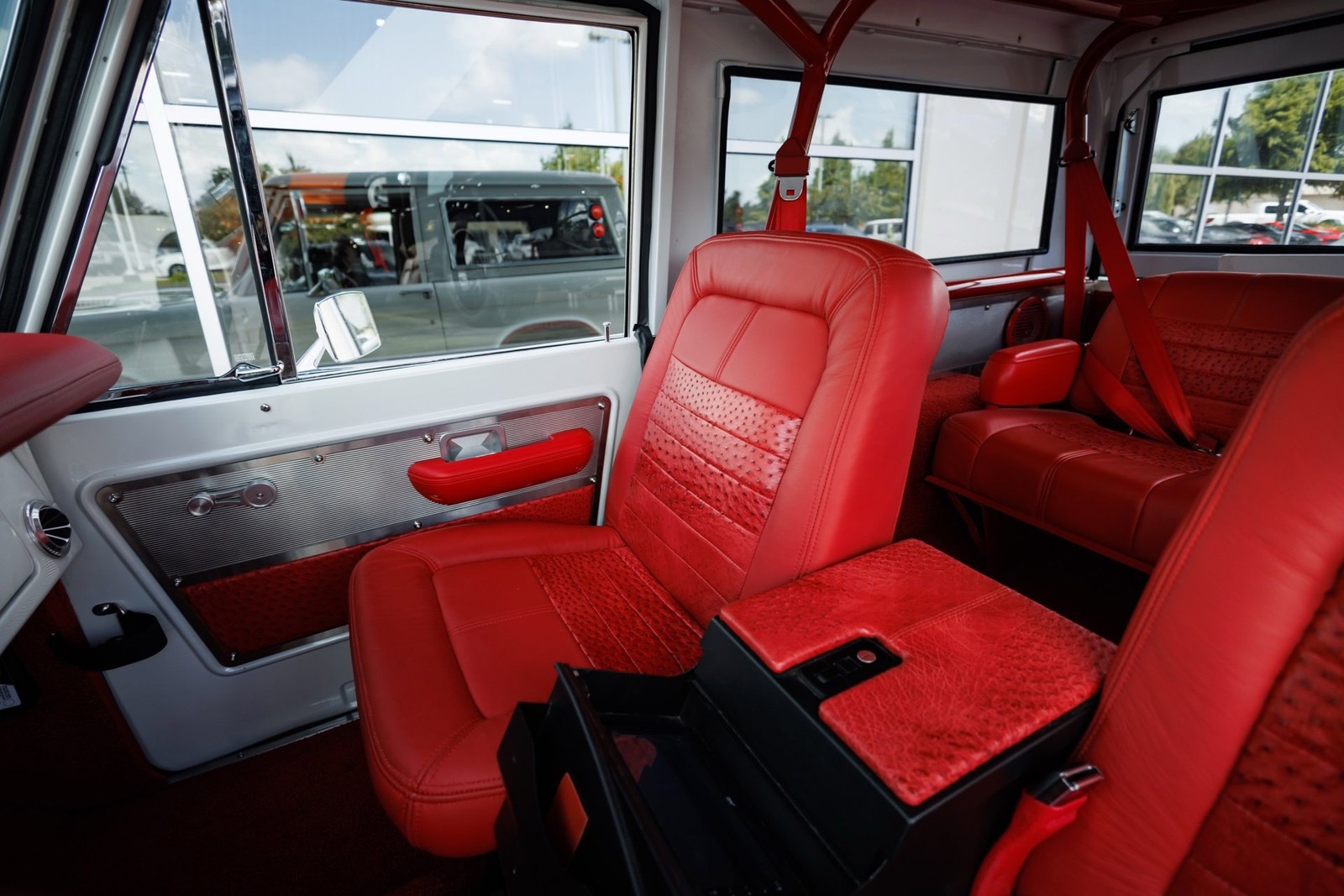 Ford-Bronco-1970-SUV-32