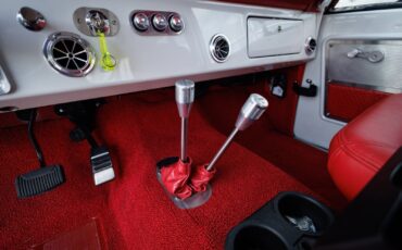 Ford-Bronco-1970-SUV-35