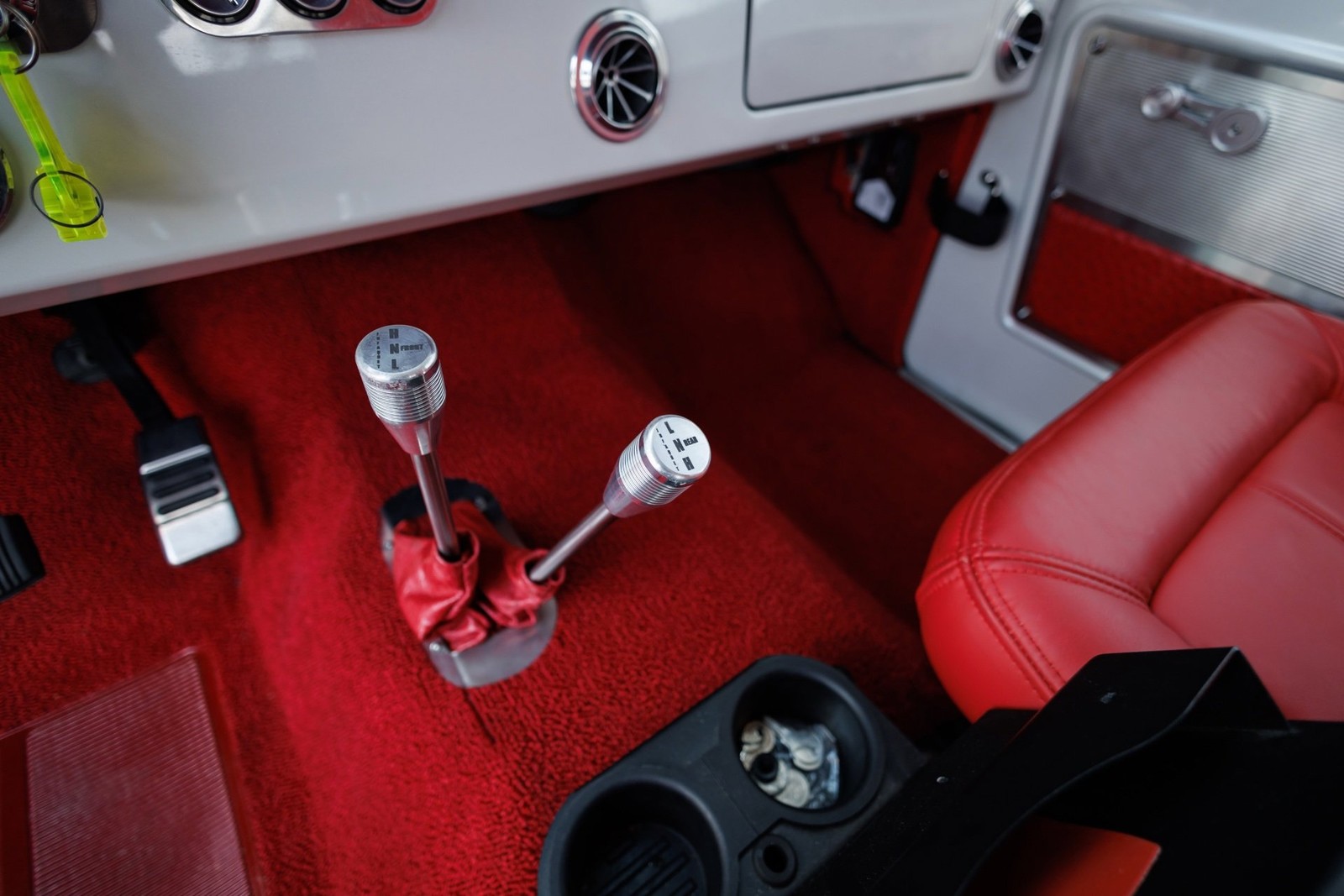 Ford-Bronco-1970-SUV-36