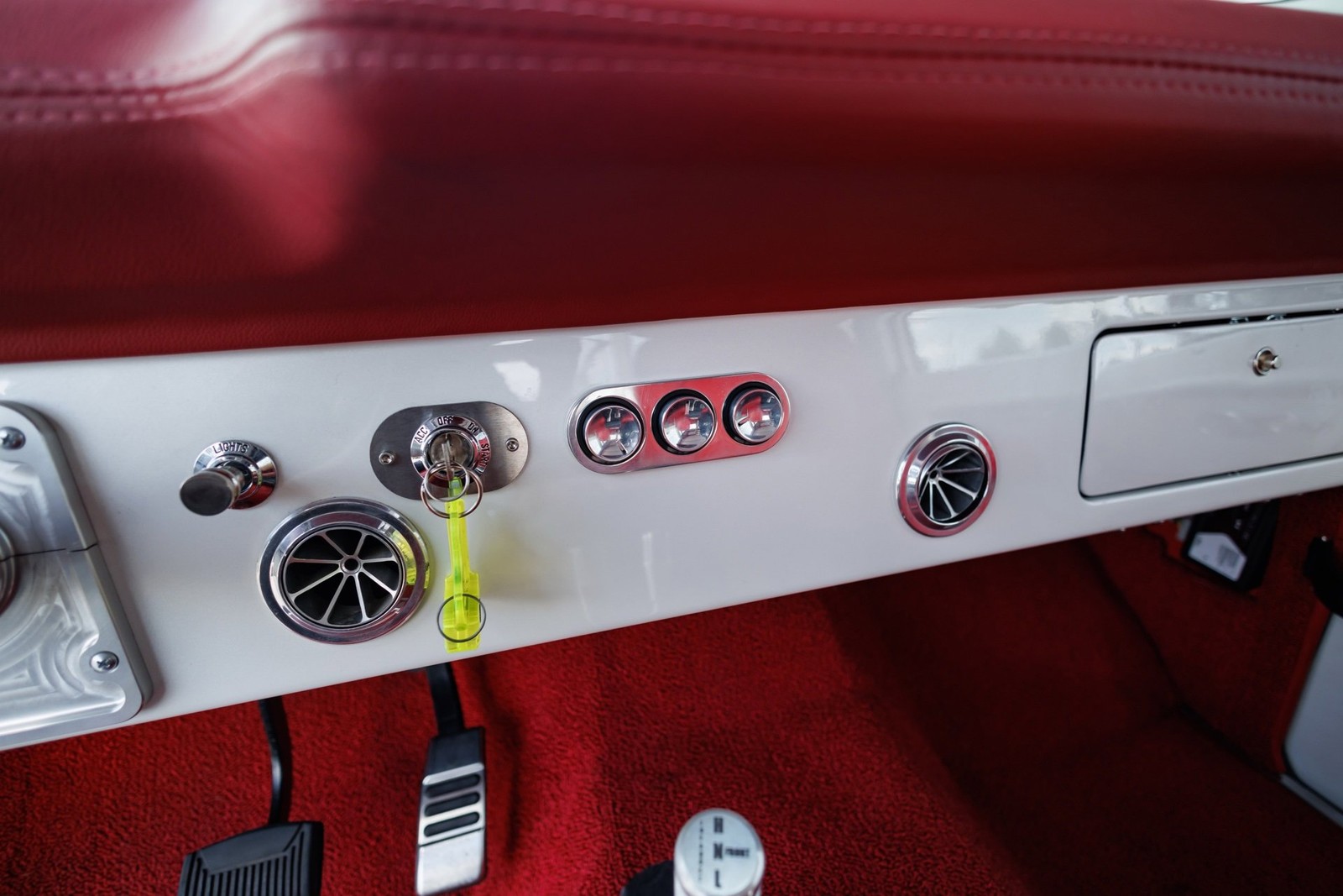 Ford-Bronco-1970-SUV-37