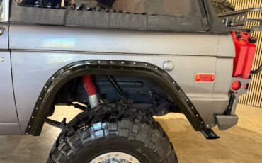 Ford-Bronco-1970-SUV-38