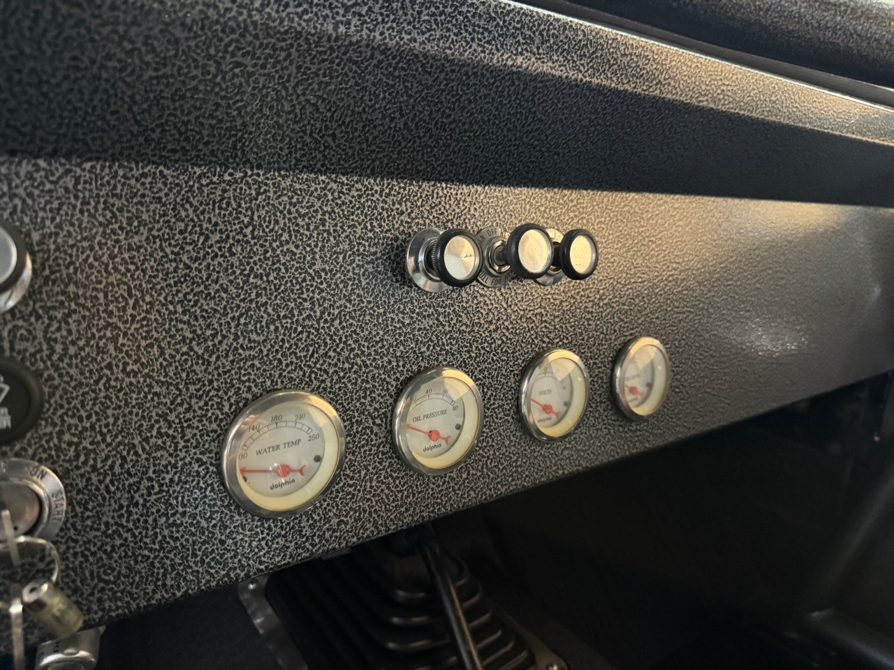 Ford-Bronco-1970-SUV-8