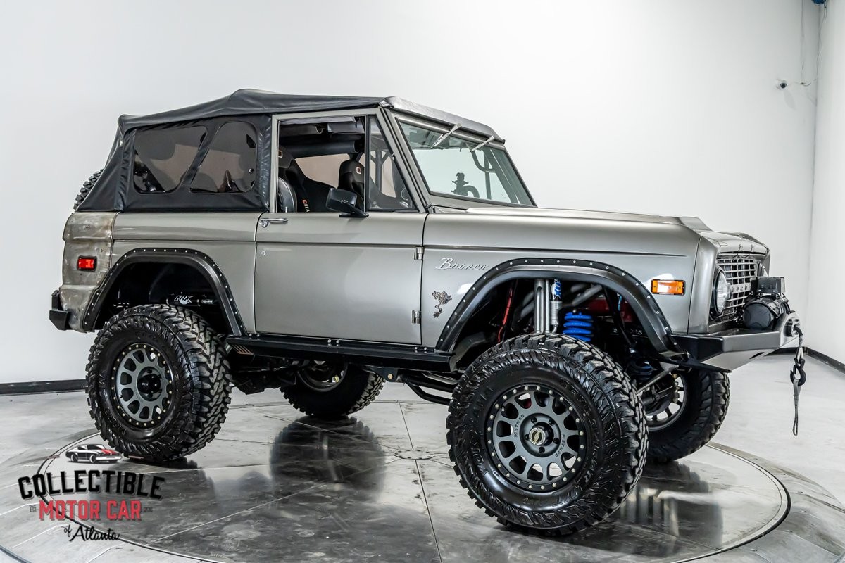 Ford-Bronco-1971-SUV-23