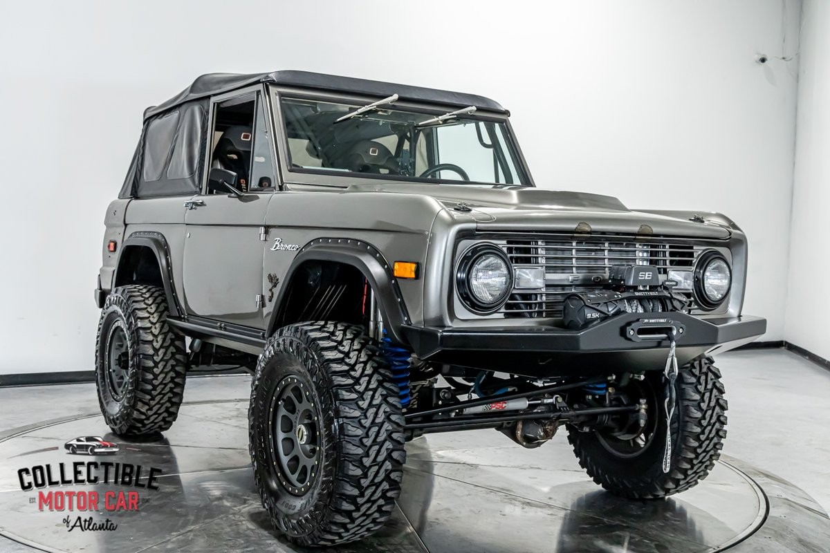 Ford-Bronco-1971-SUV-26