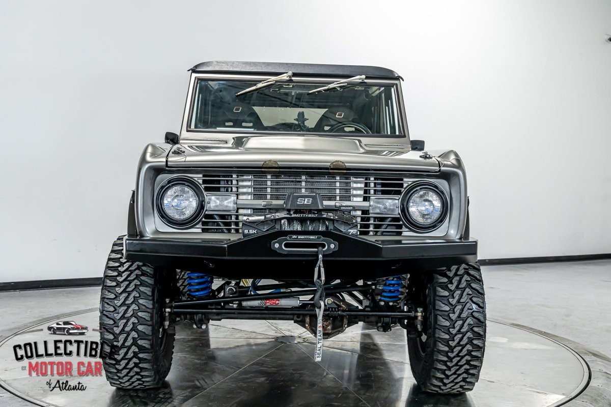 Ford-Bronco-1971-SUV-27
