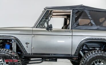 Ford-Bronco-1971-SUV-37