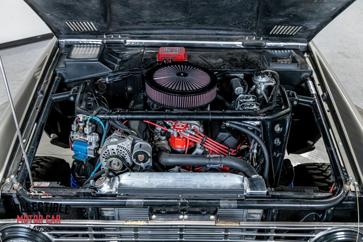 Ford-Bronco-1971-SUV-4