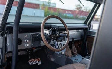 Ford-Bronco-1972-SUV-1