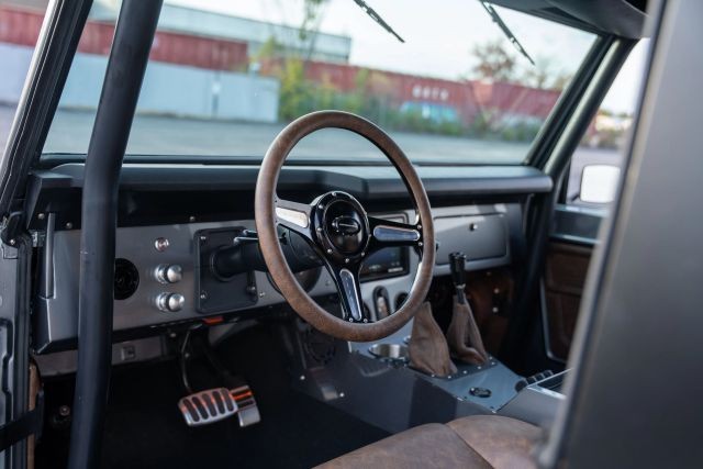 Ford-Bronco-1972-SUV-1