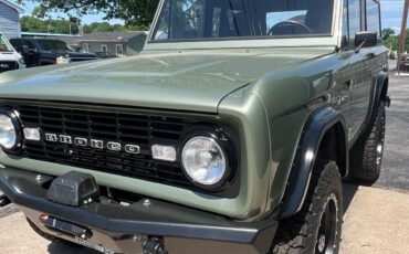 Ford-Bronco-1972-SUV-1