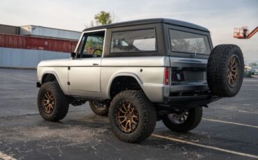 Ford-Bronco-1972-SUV-10