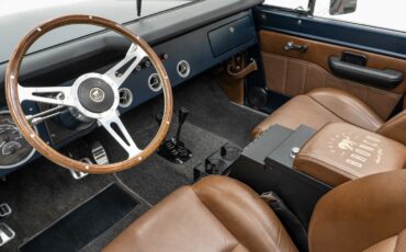 Ford-Bronco-1972-SUV-12