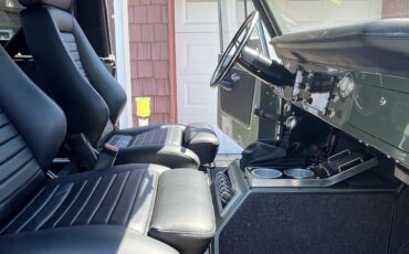 Ford-Bronco-1972-SUV-13