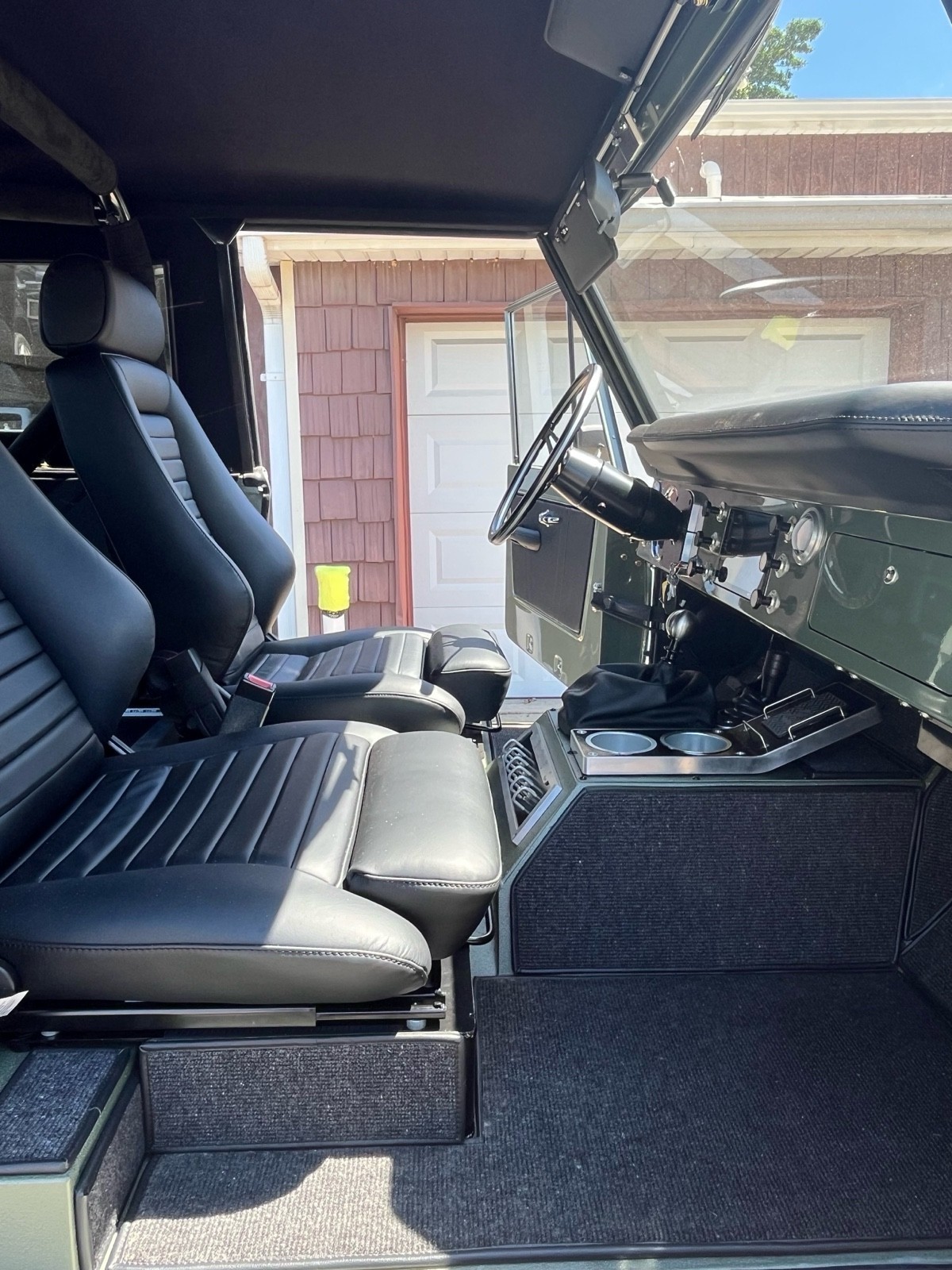 Ford-Bronco-1972-SUV-13