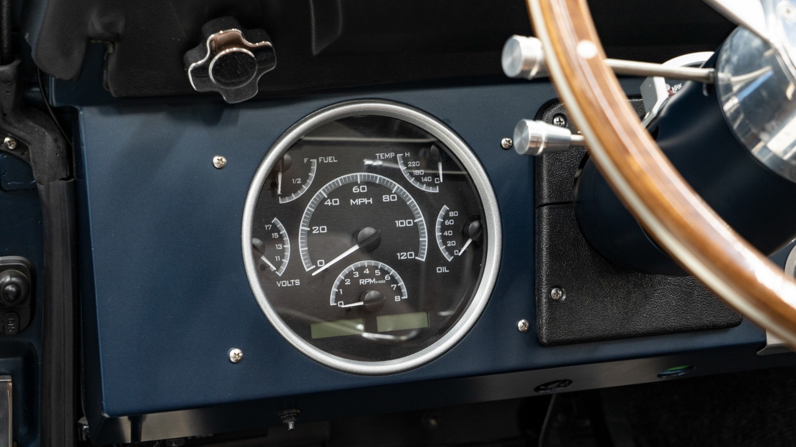 Ford-Bronco-1972-SUV-13