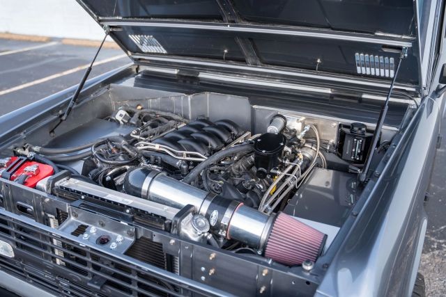 Ford-Bronco-1972-SUV-14