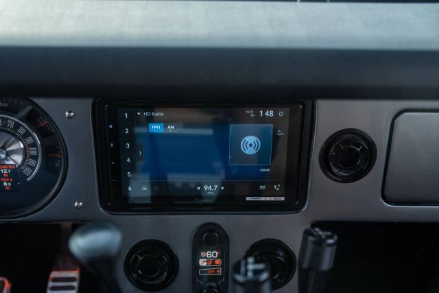 Ford-Bronco-1972-SUV-15