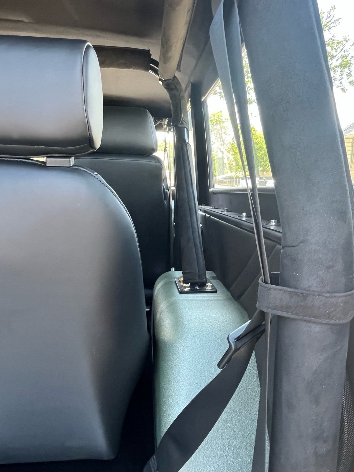 Ford-Bronco-1972-SUV-18