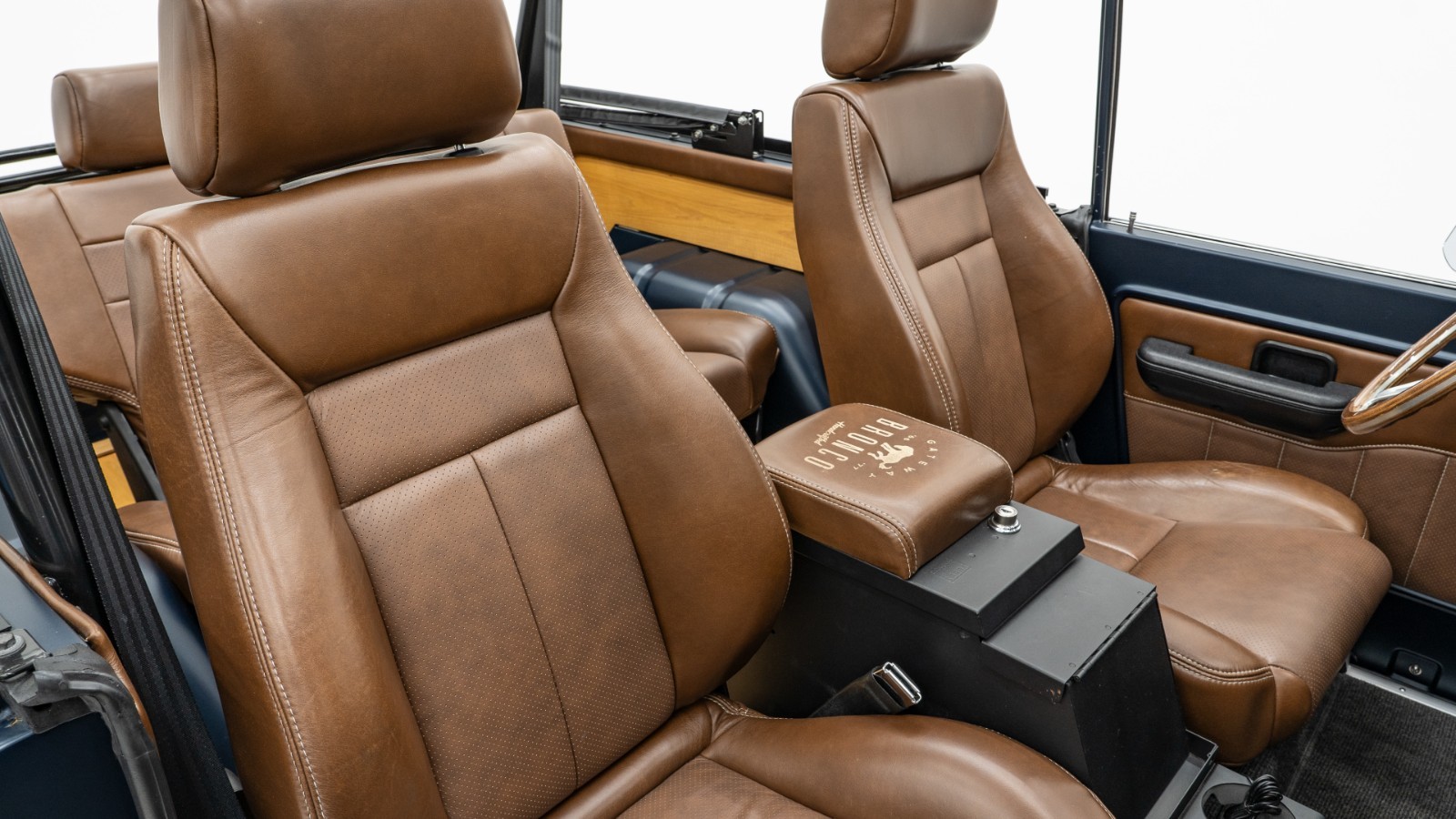 Ford-Bronco-1972-SUV-19