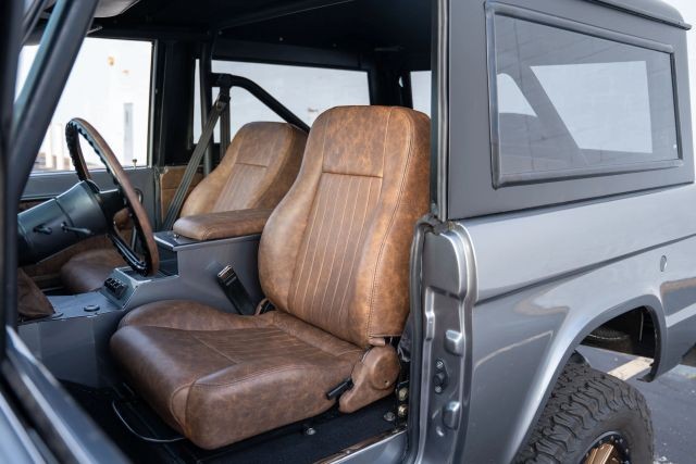 Ford-Bronco-1972-SUV-2