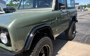 Ford-Bronco-1972-SUV-2