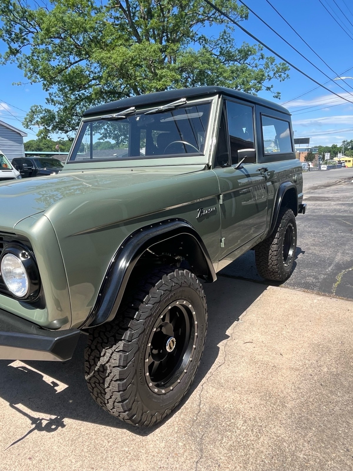 Ford-Bronco-1972-SUV-2