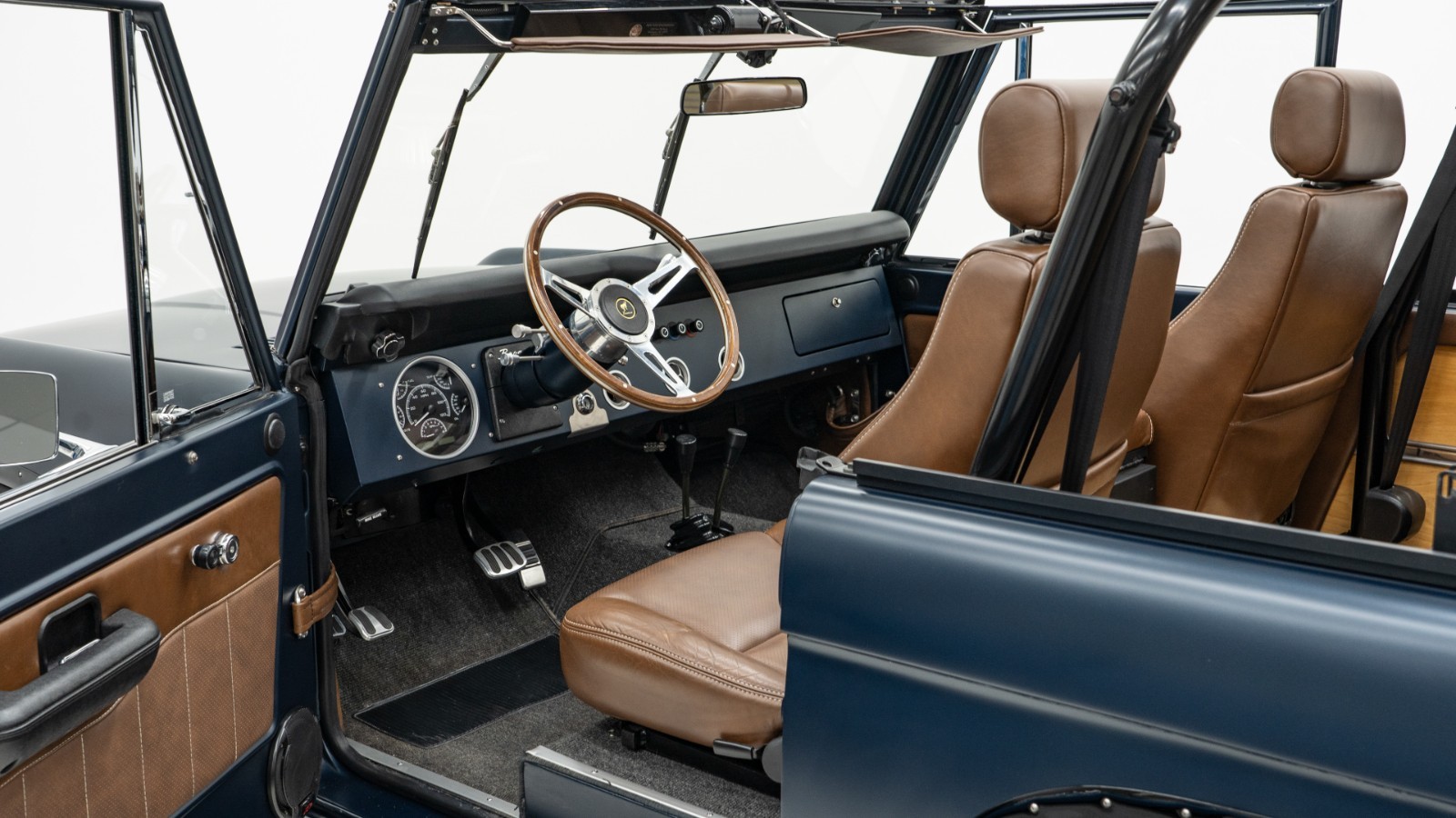 Ford-Bronco-1972-SUV-21