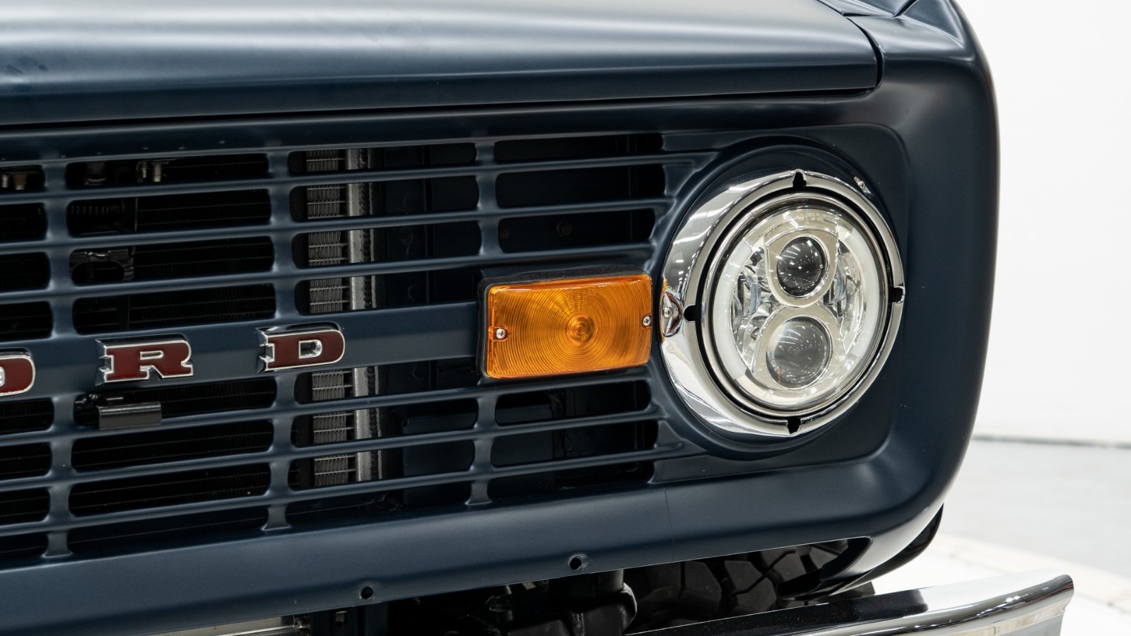 Ford-Bronco-1972-SUV-22