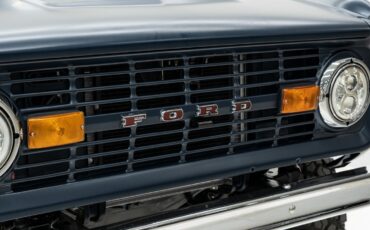 Ford-Bronco-1972-SUV-23