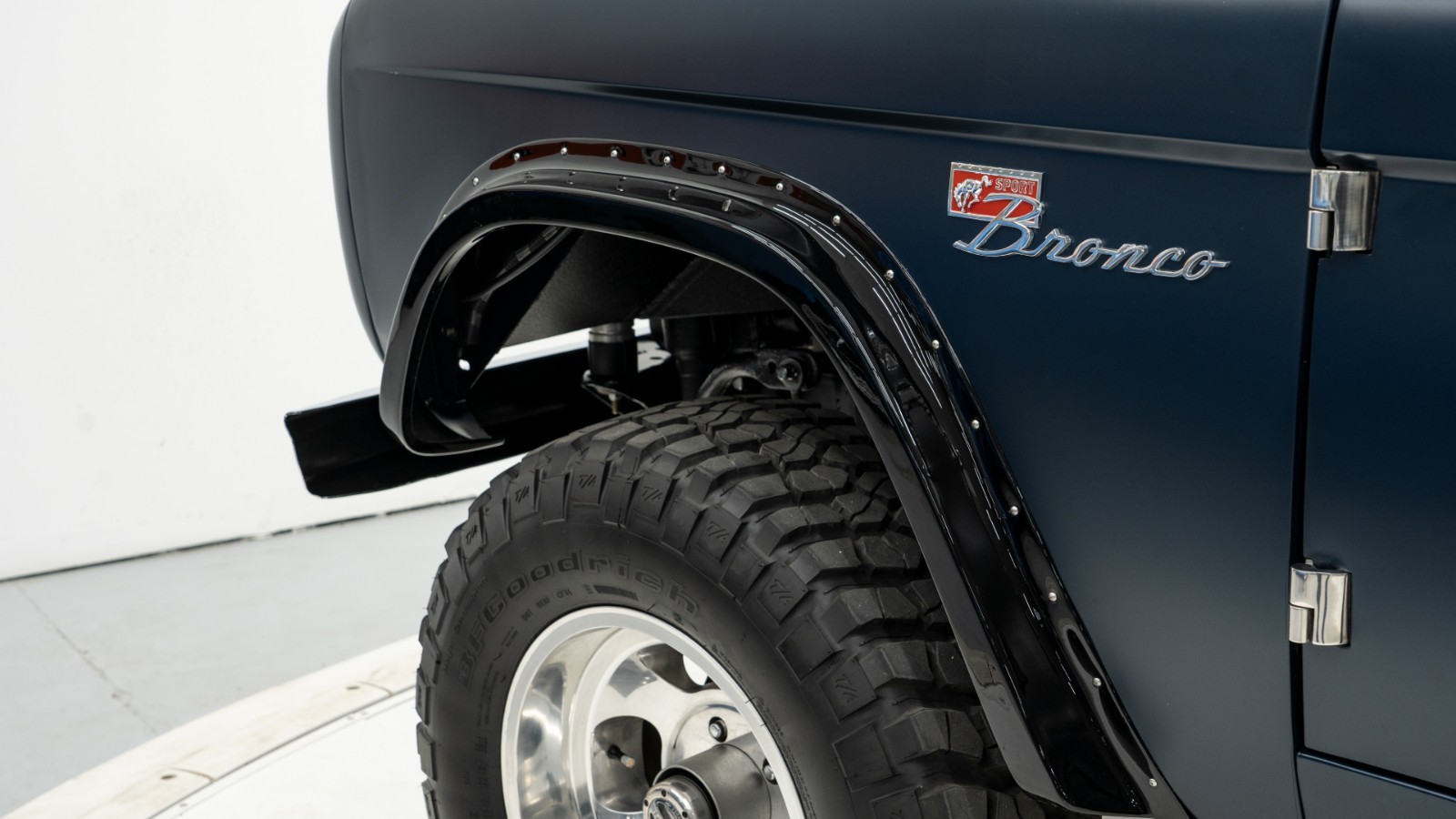 Ford-Bronco-1972-SUV-28