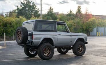 Ford-Bronco-1972-SUV-3