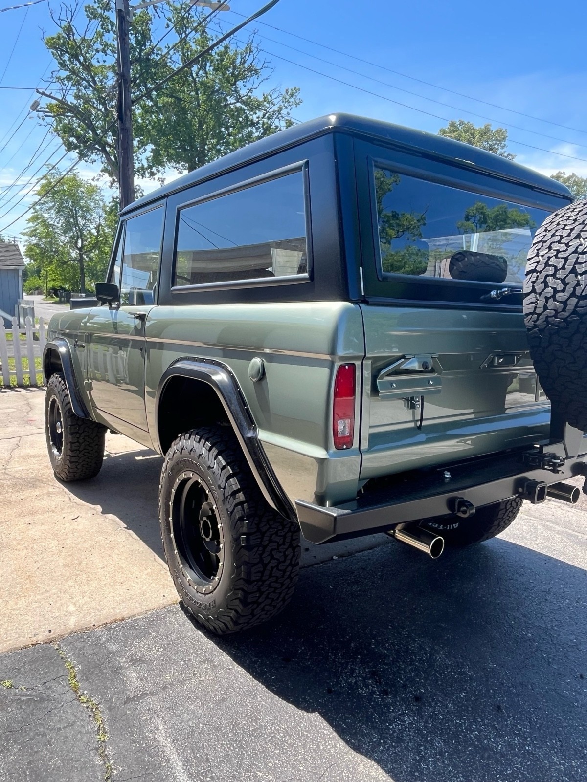 Ford-Bronco-1972-SUV-3