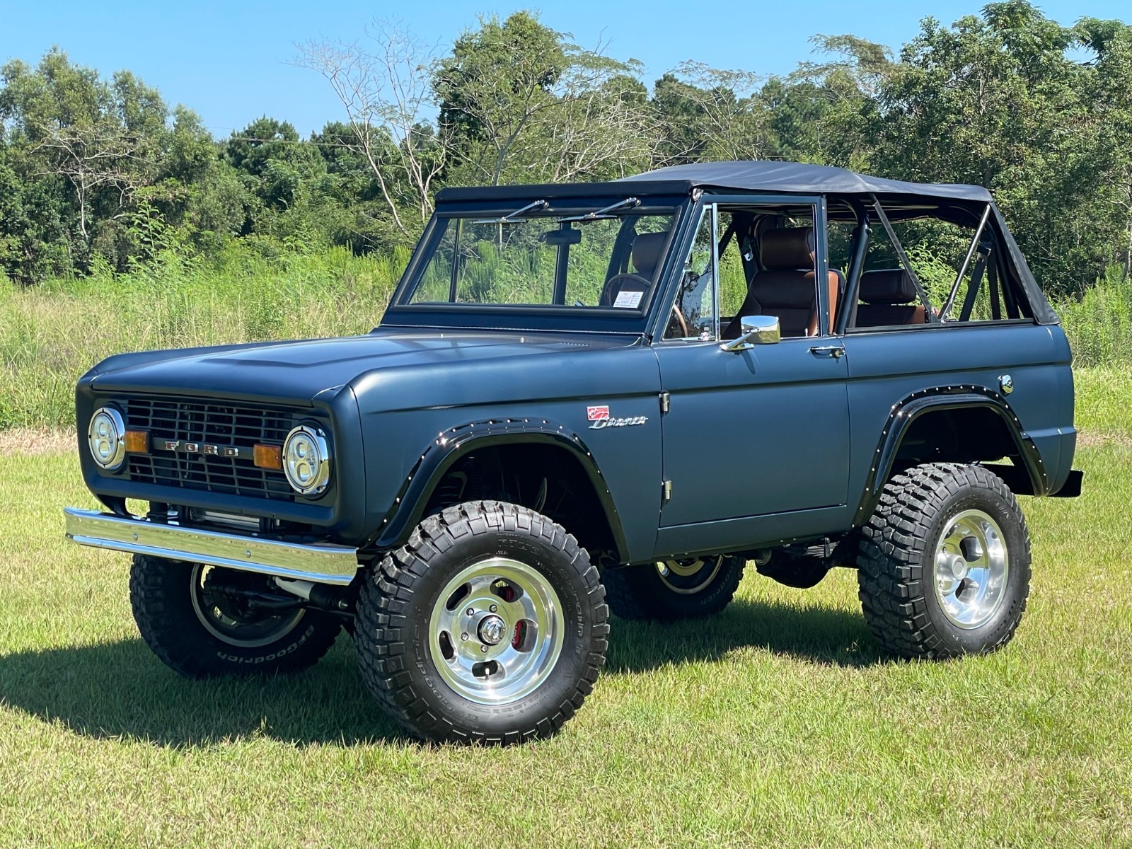 Ford-Bronco-1972-SUV-34