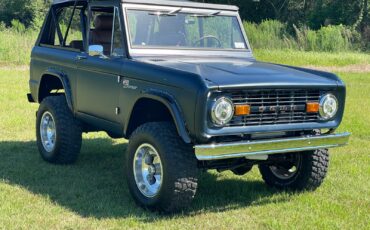 Ford-Bronco-1972-SUV-35