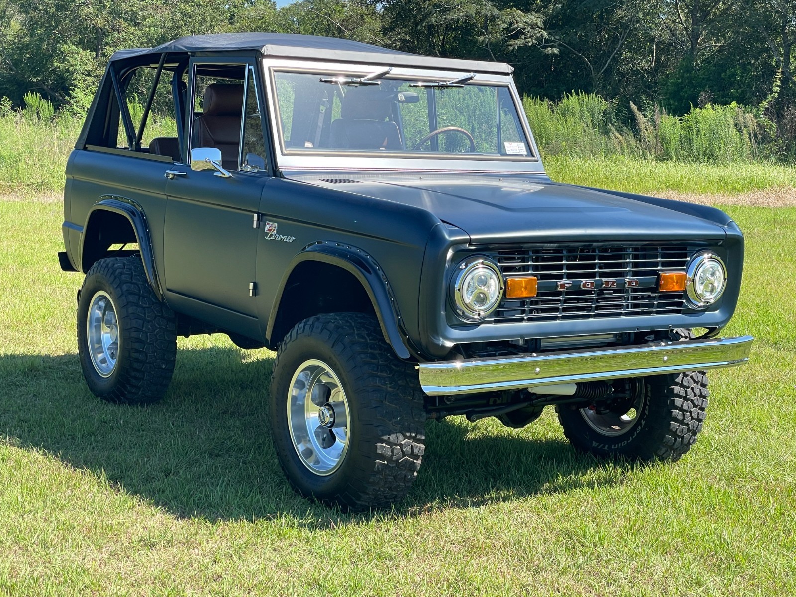 Ford-Bronco-1972-SUV-35