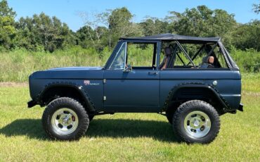 Ford-Bronco-1972-SUV-36
