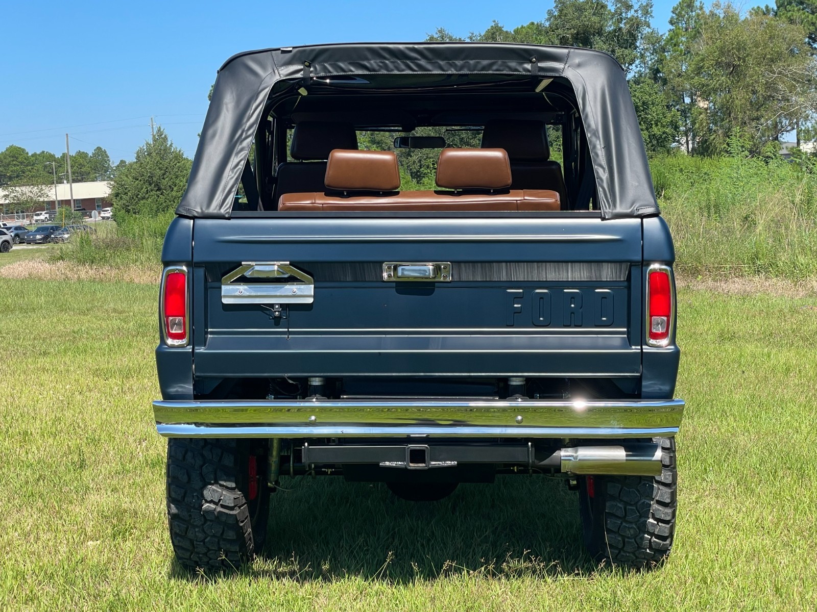 Ford-Bronco-1972-SUV-38