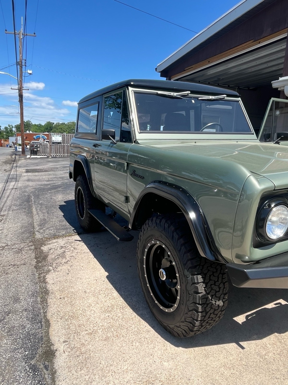 Ford-Bronco-1972-SUV-4