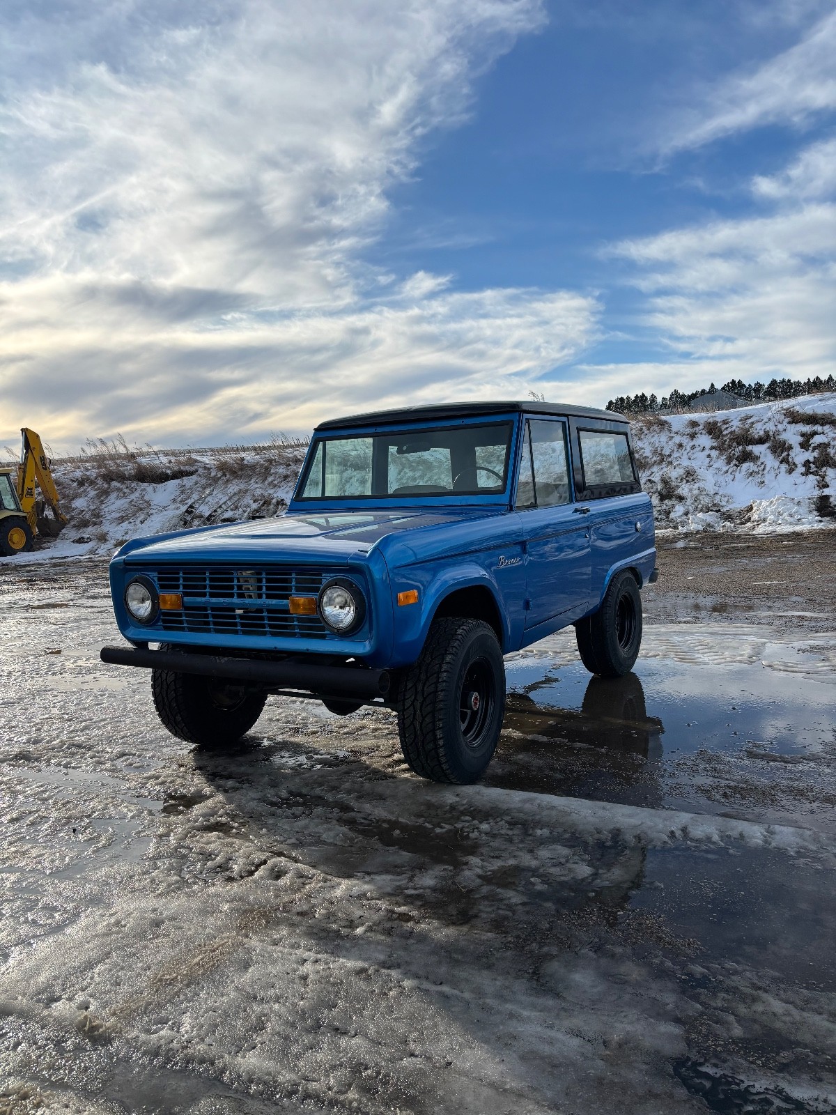 Ford-Bronco-1972-SUV-4