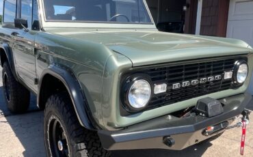 Ford-Bronco-1972-SUV